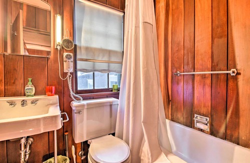 Lake Harmony Cabin | Secluded & Rustic Lake Harmony Cabin w/Fire Pit!
