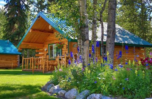 Mentasta Lake House | Secluded Rustic Wilderness Lodge & Cabin Retreat with Private Lake, Sauna & Adventure Trails near Tok, Alaska