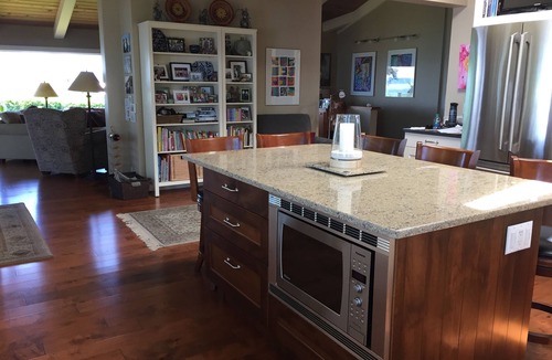 Comox House | Secluded Sandy Beach All To Yourself! Panoramic Ocean and Mountain views.