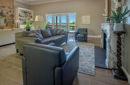 Summerlee House | Secluded, spacious 7 bedroom luxury home w/hot tub & 50 mile views into the NRG