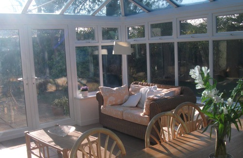 Dibden Purlieu House | Secluded, spacious detached house in the New Forest , sleeps 10
