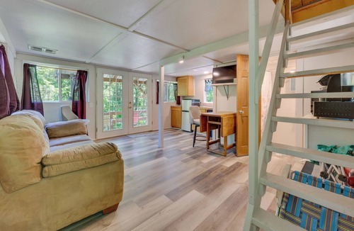 Booneville Cabin | Secluded St Charles Cabin w/Gas Grill + Fire Pit!