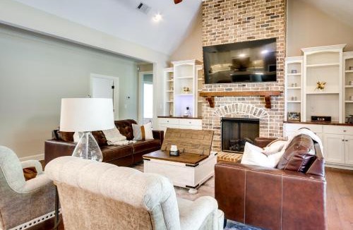 Peach Orchard House | Secluded Stylish Modern Farmhouse