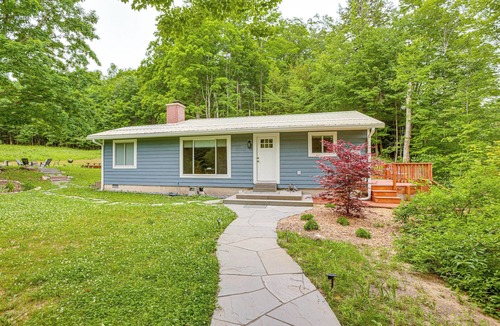 Suttons Bay Cottage | Secluded Suttons Bay Retreat w/Fire Pit!