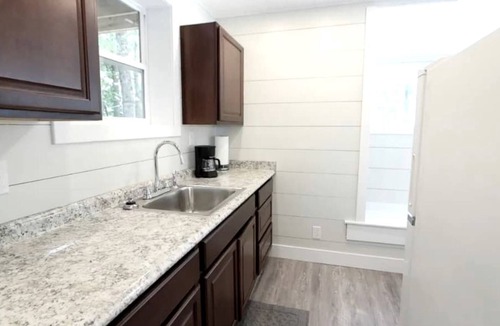 Owensville Cabin | Secluded Tiny House near Owensville, Missouri - Ideal for a Glamping Vacation with Family and Friends