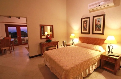 Maynards Hotel | Secluded Tropical Hotel with Shuttle to Historical Speightstown