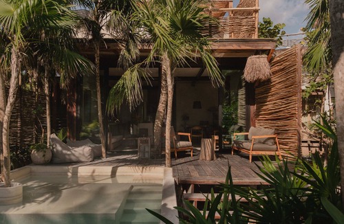 Zona Hotelera Villa | Secluded Two-Bedroom Beach House