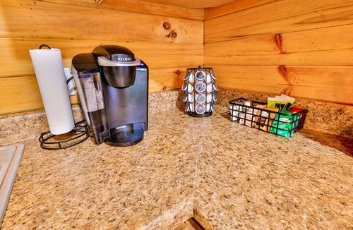 Denton Cabin | Secluded Two Bedroom Cabin w/Hot Tub Dog Friendly