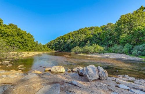 Newnata House | Secluded Vacation Rental Bordering Creek!