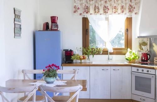 Kariotai Villa | Secluded Villa Asprolià with salt water pool & large garden, close to town.