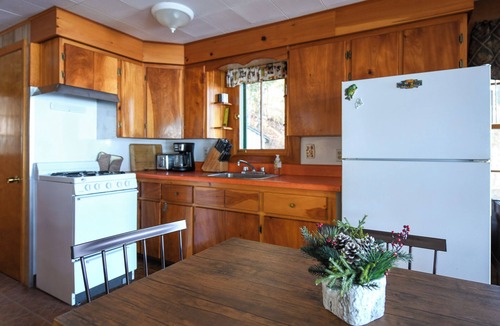 Sebago Cottage | Secluded Waterfront Cottage on Peabody Pond – Perfect Maine Escape