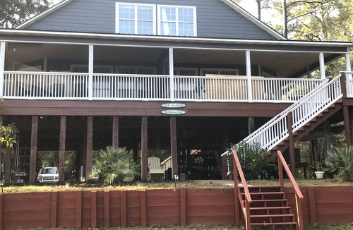 Freeport House | Secluded Waterfront with deep water dock, trailer parking, and public boat ramp