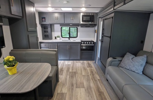 Evanston House | Secluded, well equipped 'offgrid' RV w/ outdoor space, trails. Pet friendly