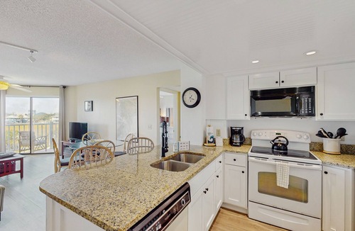 Edisto Island Condo | Second-Floor Condo w/Private Covered Balcony, Views, Free WiFi, and Shared Pool