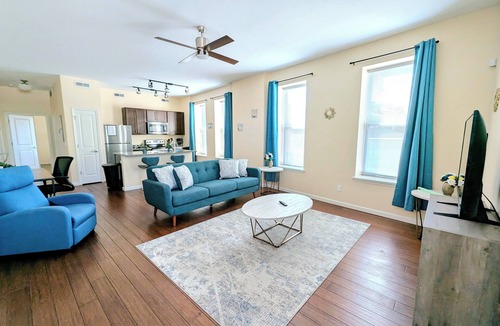 The Gate Apartment | Second Floor King Bed Apartment near at BJC- G