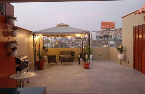 Santiago de Surco Apartment | Second floor Aprt in a safe area of Surco 20 min drive to Park Kennedy