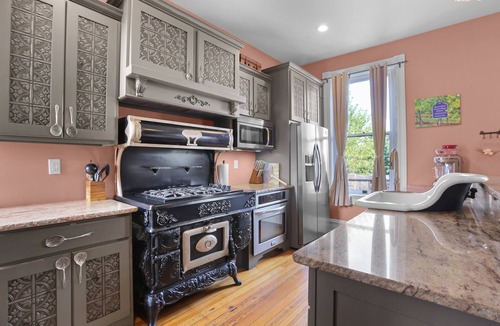 Washington House | Second Floor Suite
