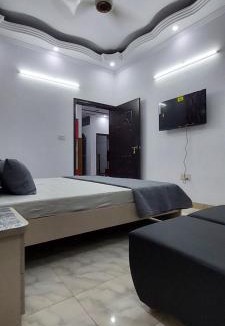 Gulshan-e-Iqbal House | Second Home 3BR Entire Place Gulshan Iqbal blk 10