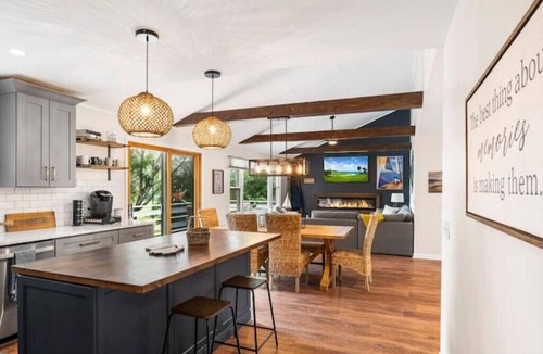 Green Lake House | Second Wind Retreat LLC of Green Lake, WI Sleeps 8, Newly Remodeled, Lake Views