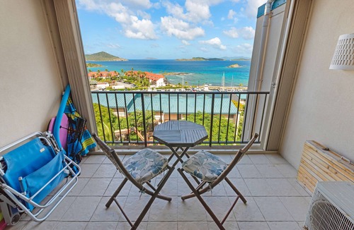 Red Hook Condo | Seconds from Sand & Stunning Sea Views