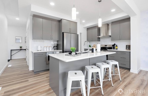 West Edmonton House | Secord | 4beds-3baths | AC | Main floor bedroom