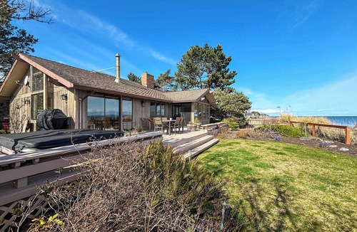 Sequim House | Secret Garden Charming Cottage on Dungeness Bay