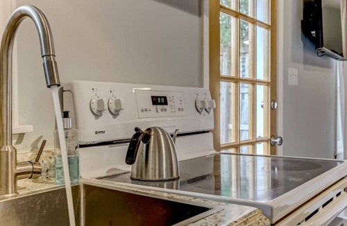 Fairfax Apartment | Secret Garden of Avondale