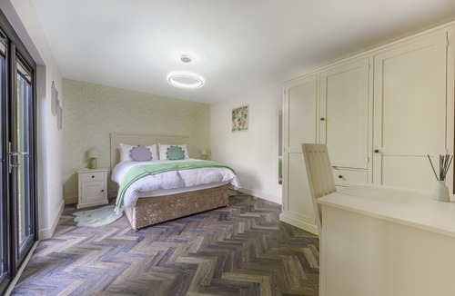 Pensax Cabin | Secret Waterside Lodges in Worcestershire