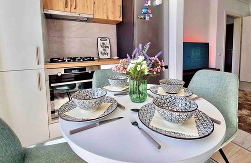 Sector 3 Apartment | Sector3 Modern plus Large Terrace 25min Old Town