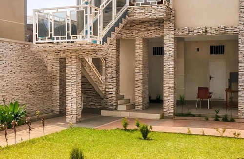 Limete Apartment | Secure 3BR Apartment in Limete | AC, WiFi, 15min to Gombe