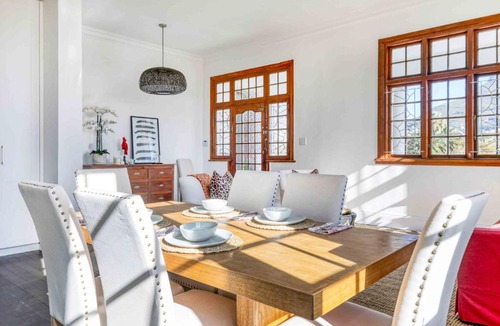 Cape Town City Centre Apartment | Secure & Central Heritage Villa with Views