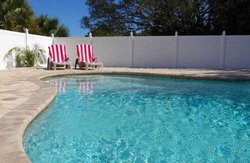 Altamont Manor Apartment | Secure Spring sun and your desired accommodation at TOP PRICES now!