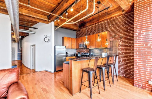 Downtown West Apartment | Secure Washington Ave Loft w W/D & Parking Available