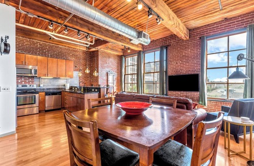 Downtown West Apartment | Secure Washington Ave Loft w W/D & Parking Available