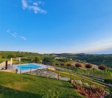 Neive Bed & Breakfast | Sedendo e Mirando B&B