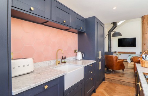 St Just Cottage | SEE TWO SEAS, CAPE CORNWALL, pet friendly, with hot tub in St Just