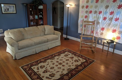 Williamstown House | See why everyone loves it here! 1.5 miles to Ark.