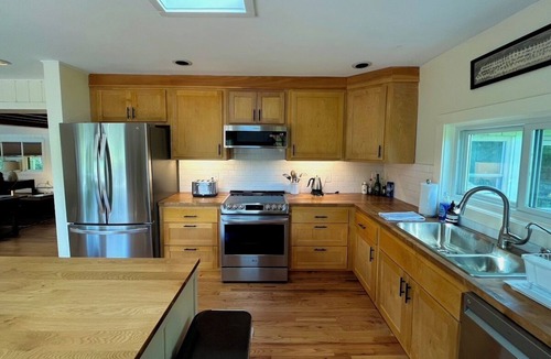 Glendale House | Seeking "school year" Sept-June. Please inquire!