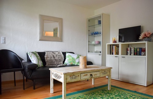 Arlaching Apartment | Seelilie, 36 sqm, 1 bedroom, balcony and lake view