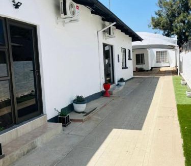 Windhoek West House | Selamu Accommodations