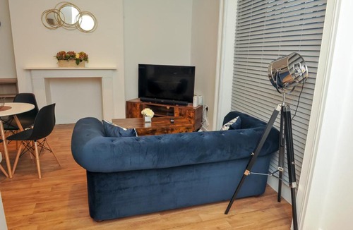 Reading Apartment | Select SA - Queens Terrace