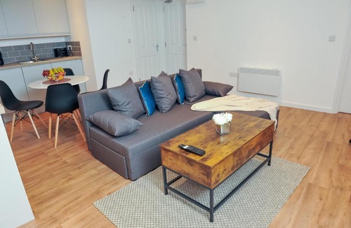 Reading Apartment | Select SA - Queens Terrace