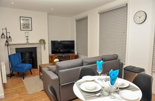 Reading Apartment | Select SA - Queens Terrace