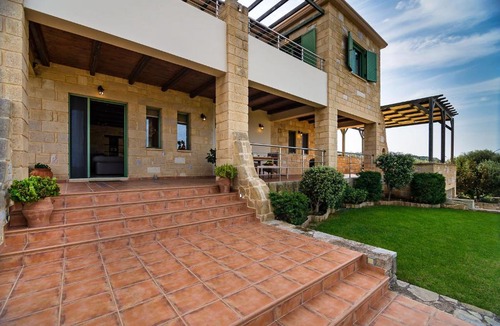Gerani Villa | Selene Stone Villa