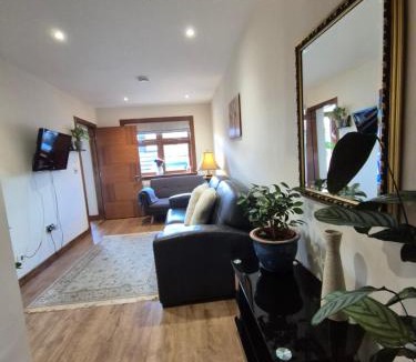 Duddingston Apartment | Self-catering extended family home