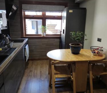 Duddingston Apartment | Self-catering extended family home