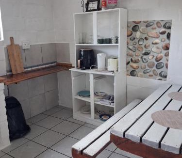Sandbaai Apartment | Self Catering garden flat unit7 , Sandbaai