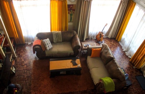 Maun House | Self catering open plan house. Ideal for family and groups of 2 to 6.