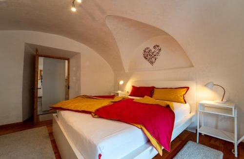 Guarda Apartment | Self Check-in Engadin Holidays Chasa 32 1-6 Pers
