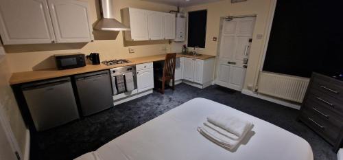 Wakefield House | SELF CHECK-IN QUICK ROOMz WAKEFIELD